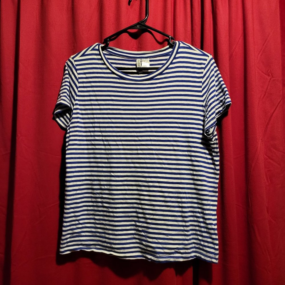 Blue Stripe T-Shirt - Soft, White & Blue Striped Medium Tshirt